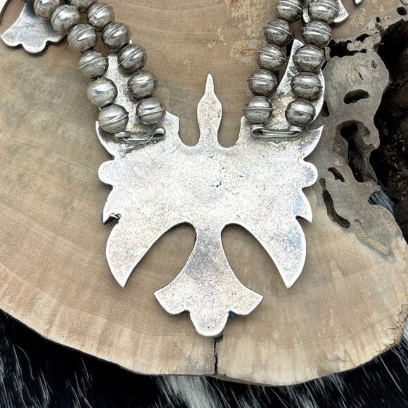 1970s NAVAJO Sterling Silver Turquoise & Coral Chip Inlay Peyote Bird Necklace - Picture 5 of 8